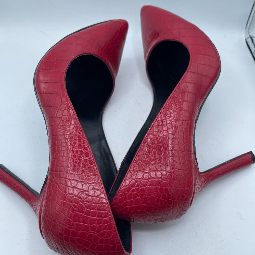 Crocodile Embossed Beautiful Red Rampage Heels 7.5